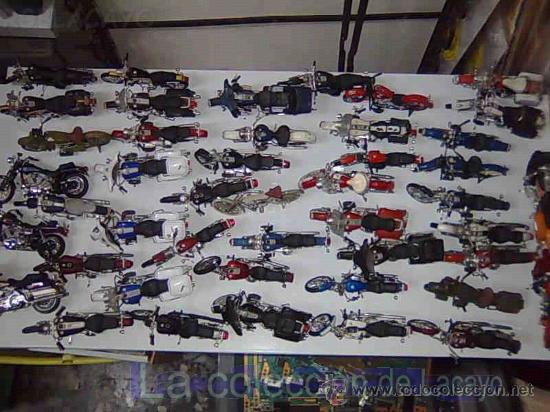Motos a escala: COLECCION DE Harley Davidson , con regalo de expositor - Foto 1
