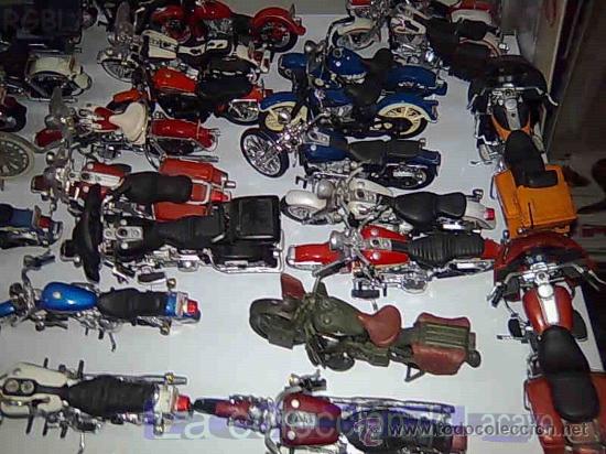Motos a escala: COLECCION DE Harley Davidson , con regalo de expositor - Foto 3
