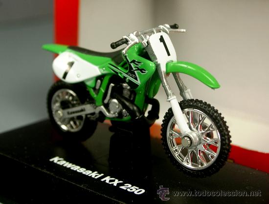 moto kawasaki de juguete