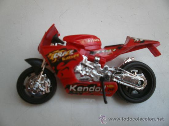 Motos a escala: MOTO SUZUKI Y MOTO GP DE PLASTICO - Foto 3
