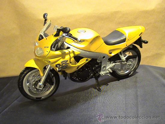 Motos a escala: MOTO TRIUMPH RS .... - Foto 1