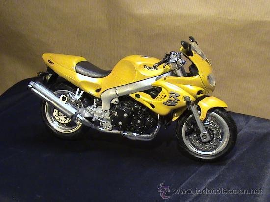 Motos a escala: MOTO TRIUMPH RS .... - Foto 2