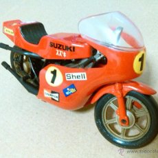 Motos à l'échelle: MOTO SUZUKI CARRERA GUILOY - AÑOS 70 / 80. Lote 47113711
