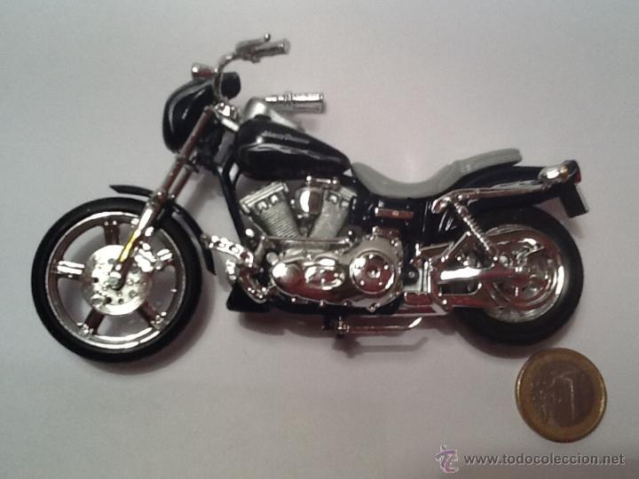 Motos a escala: Maisto Harley Davidson 2002 - Foto 15