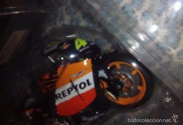 Motos a escala: VALENTINO ROSSI 2003 1/12 - Foto 2