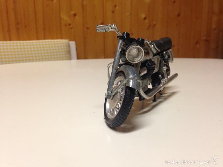 Motos a escala: Moto Guzzi v7 Special - Foto 5