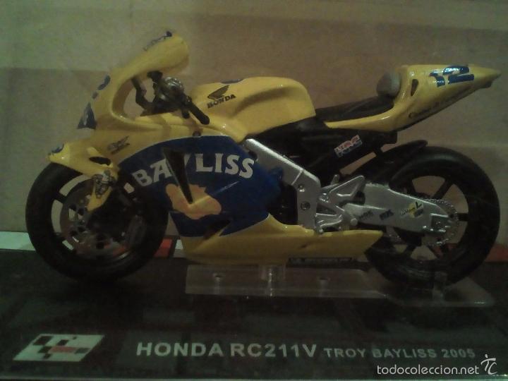 Motos a escala: Honda RC211V Troy Baylis 2005 - Foto 1