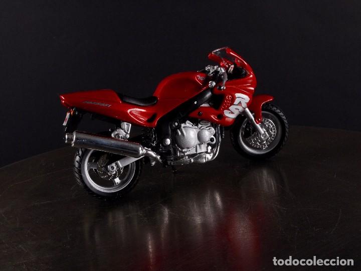 Motos a escala: MOTO TRIUMPH RS 955 I - Foto 1
