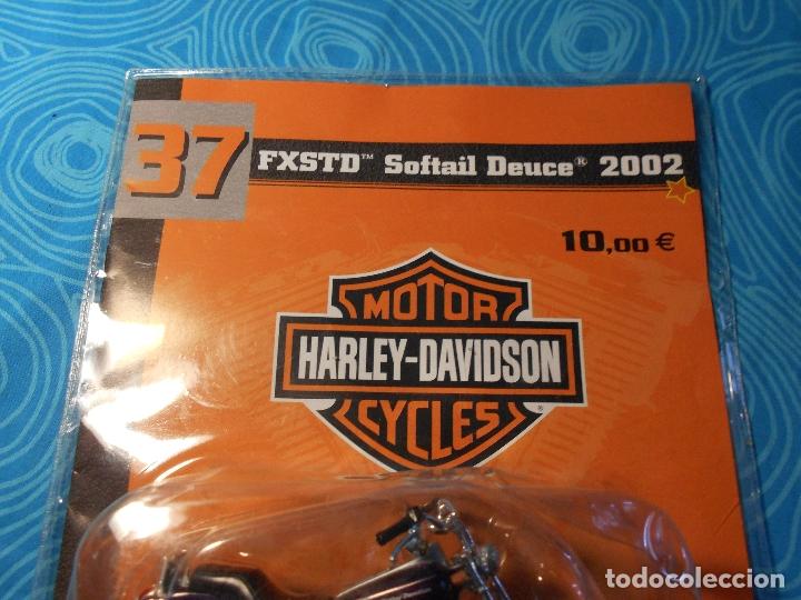 Motos a escala: MAISTO 2002 FXSTD SOFTAIL DEUCE FASCICULO NUM 37 ( REF 3 ) - Foto 4