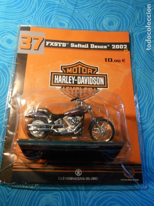 Motos a escala: MAISTO 2002 FXSTD SOFTAIL DEUCE FASCICULO NUM 37 ( REF 3 ) - Foto 7