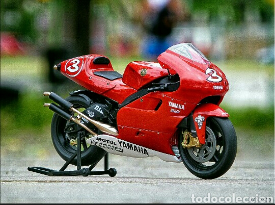 Motos a escala: MAX BIAGGI 1/12 2001 - Foto 2