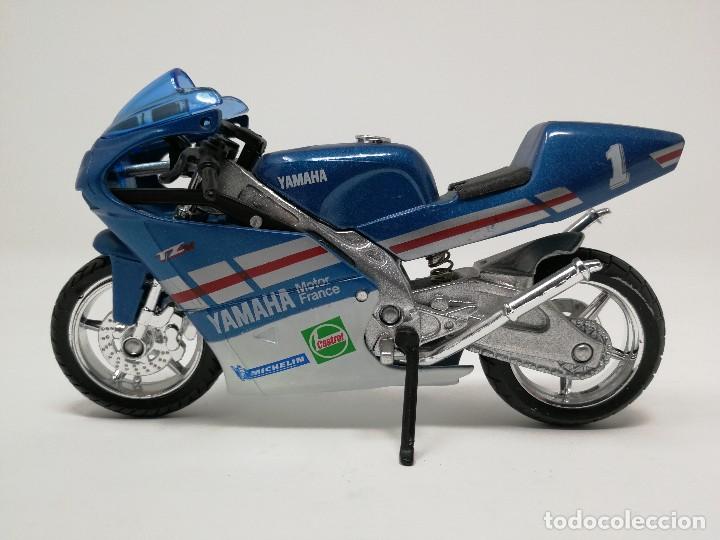Yamaha Tzm Moto A Escala 1 18 Sold At Auction 112894843