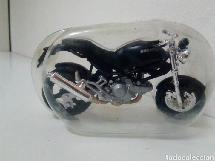 Motos a escala: Ducati monster nueva en blister - Foto 1