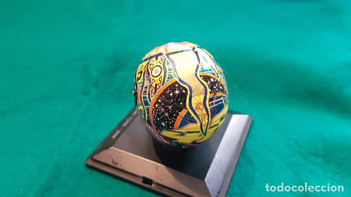 Motos a escala: CASCO VALENTINO ROSSI (2009) - 1/5 - Foto 4