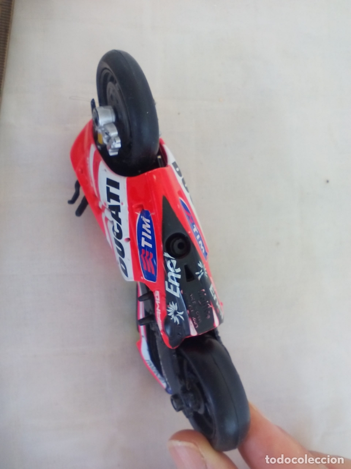 Motos a escala: MAISTO, MOTO DUCATI MINIATURA. - Foto 4