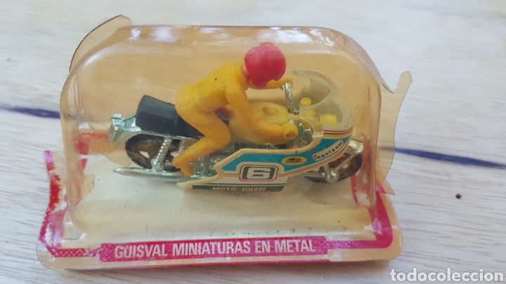 Guisval 11510 Présentoir de 4 Moto GP & pilote 1/22 Neuf Boite
