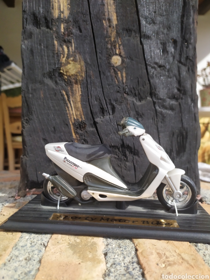 Motos a escala: MALAGUTI PHANTOM - Foto 3