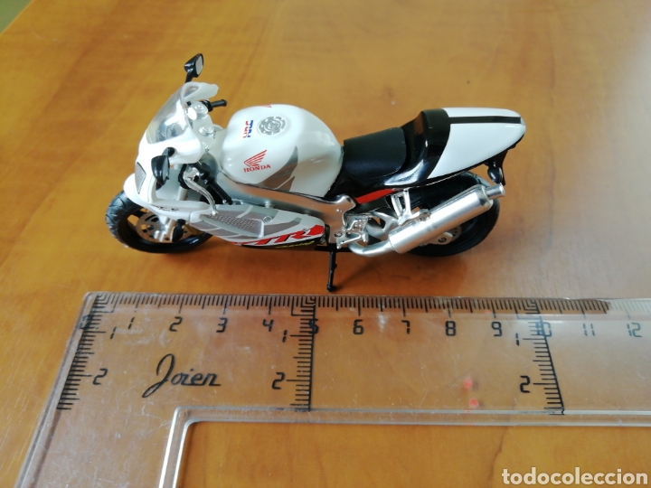 Motos a escala: Honda VTR SP2 - Foto 3