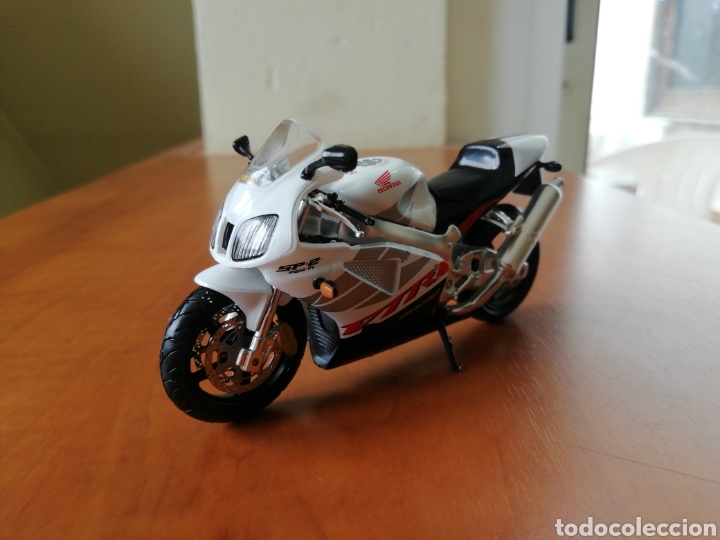 Motos a escala: Honda VTR SP2 - Foto 1