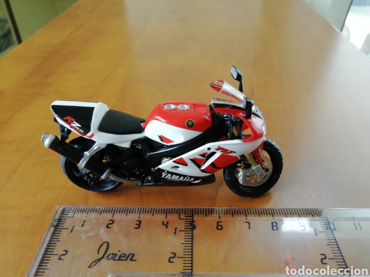 Motos a escala: Yamaha YZF R7 - Foto 2