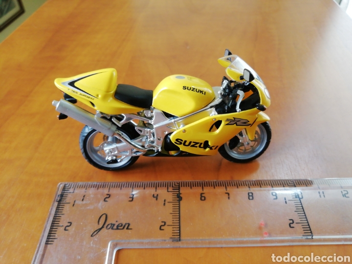 Motos a escala: Suzuki T 1000 R - Foto 2
