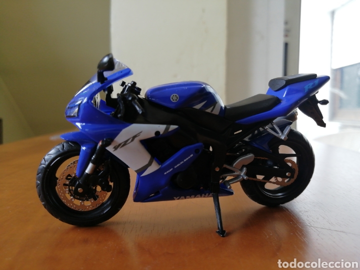 Motos a escala: Yamaha YZF R1 - Foto 2