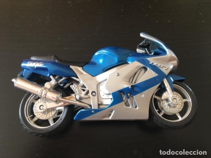 Motos a escala: Kawasaki Ninja ZX9 - Foto 2