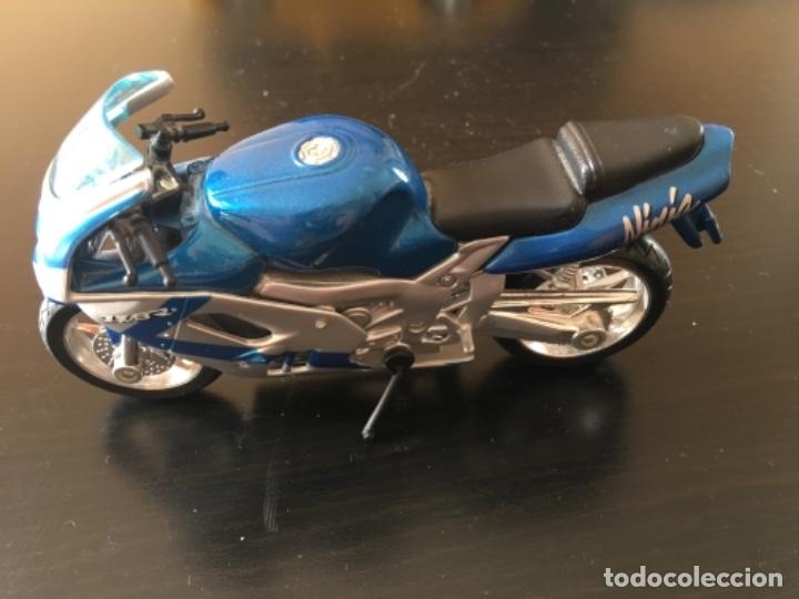 Motos a escala: Kawasaki Ninja ZX9 - Foto 4
