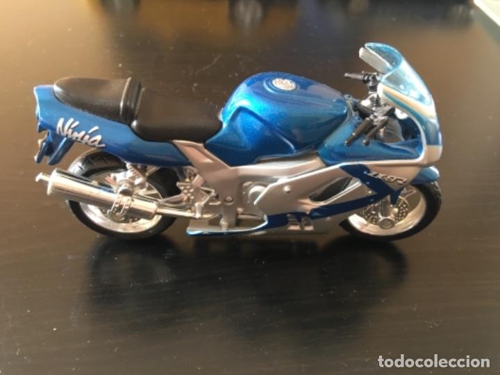 Motos a escala: Kawasaki Ninja ZX9 - Foto 6