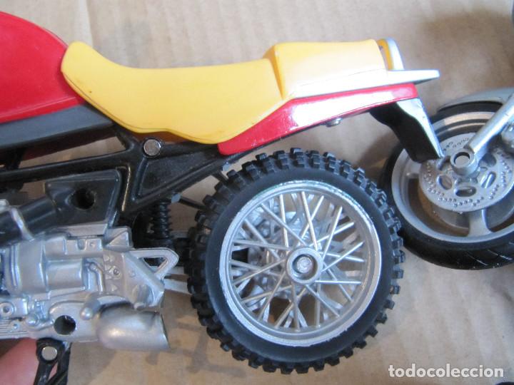 Motos a escala: LOTE 3 MOTOS - Foto 6
