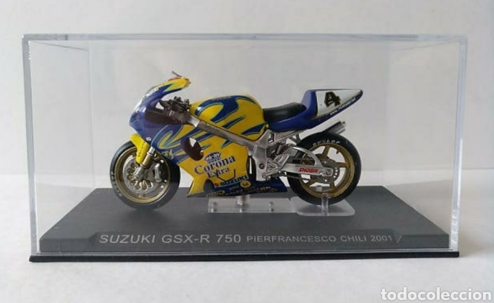 antigua miniatura de colección de moto de competición de juguete a escala  1/24 ixo altaya. Suzuki GS
