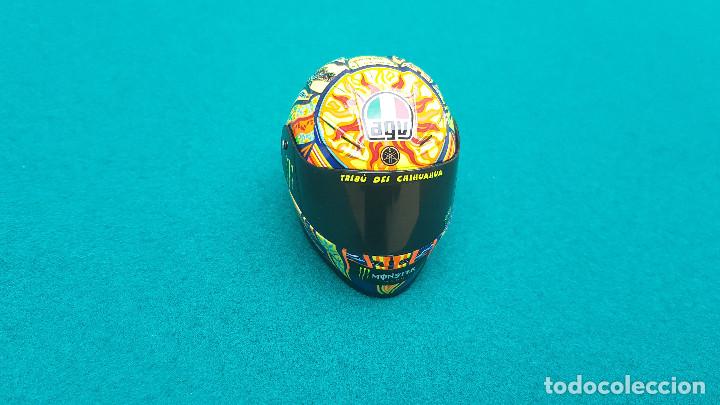 Motos a escala: CASCO VALENTINO ROSSI (2009) - 1/5 - Foto 8