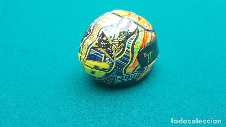 Motos a escala: CASCO VALENTINO ROSSI (2009) - 1/5 - Foto 13