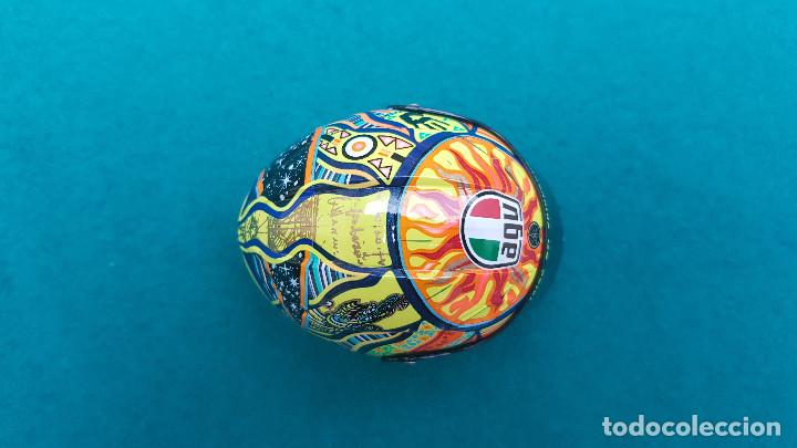 Motos a escala: CASCO VALENTINO ROSSI (2009) - 1/5 - Foto 15
