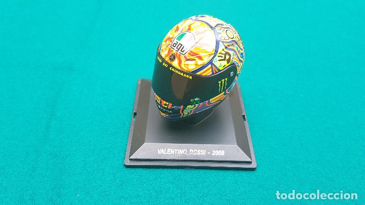 Motos a escala: CASCO VALENTINO ROSSI (2009) - 1/5 - Foto 17
