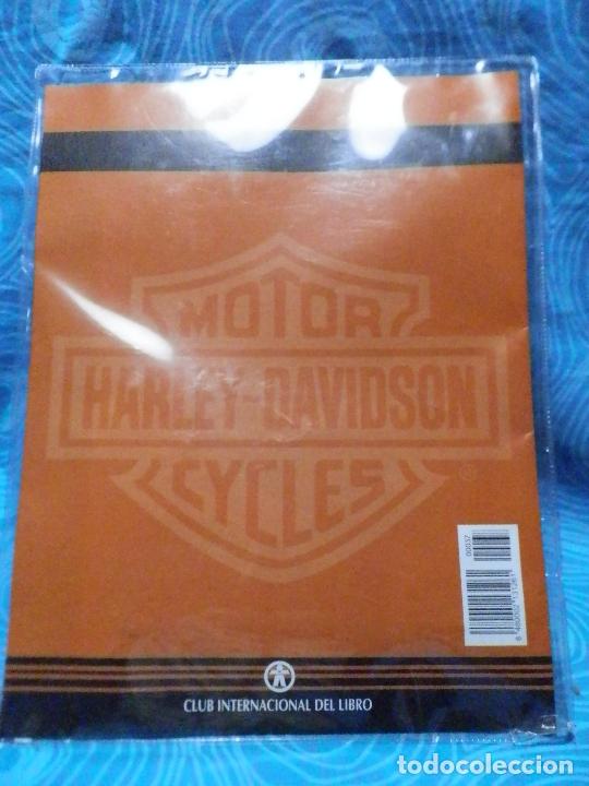 Motos a escala: HARLEY DAVIDSON FXSTD SOFTAIL DEUCE 2002 MAISTO - Foto 5
