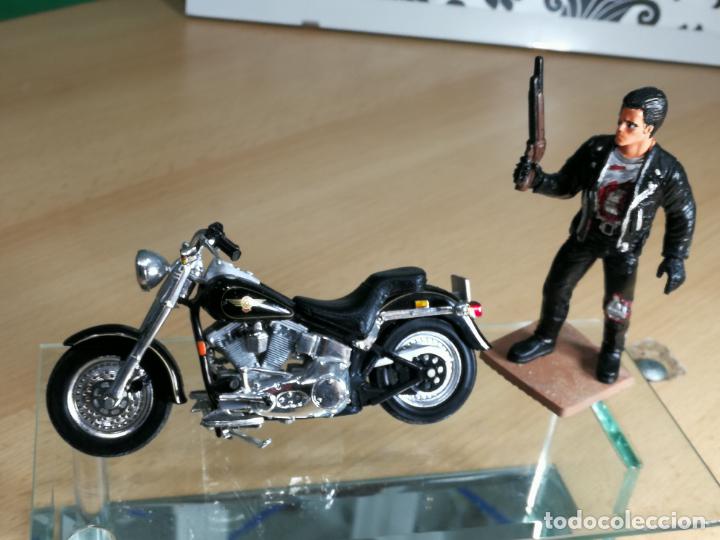 Motos a escala: TERMINATOR CON SU MOTOCICLETA HARLEY DAVIDSON FAT BOY - Foto 3