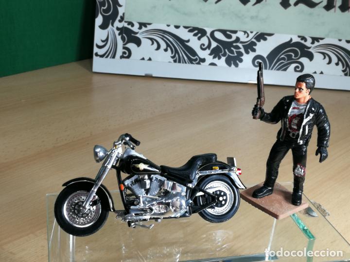 Motos a escala: TERMINATOR CON SU MOTOCICLETA HARLEY DAVIDSON FAT BOY - Foto 4