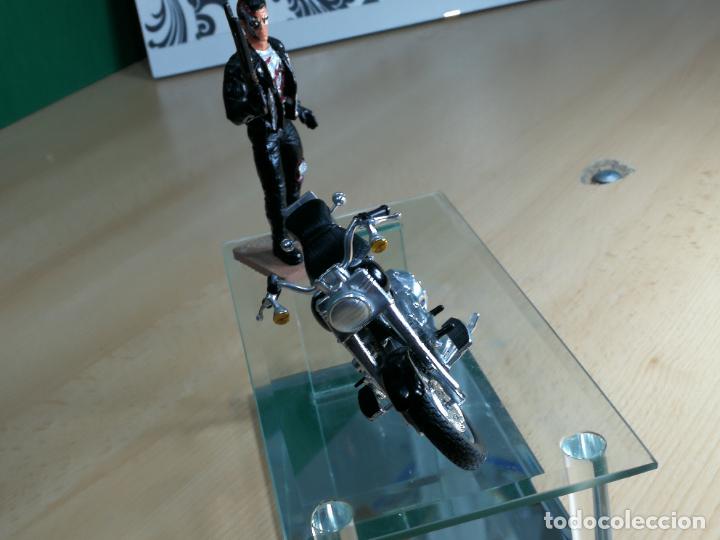 Motos a escala: TERMINATOR CON SU MOTOCICLETA HARLEY DAVIDSON FAT BOY - Foto 5