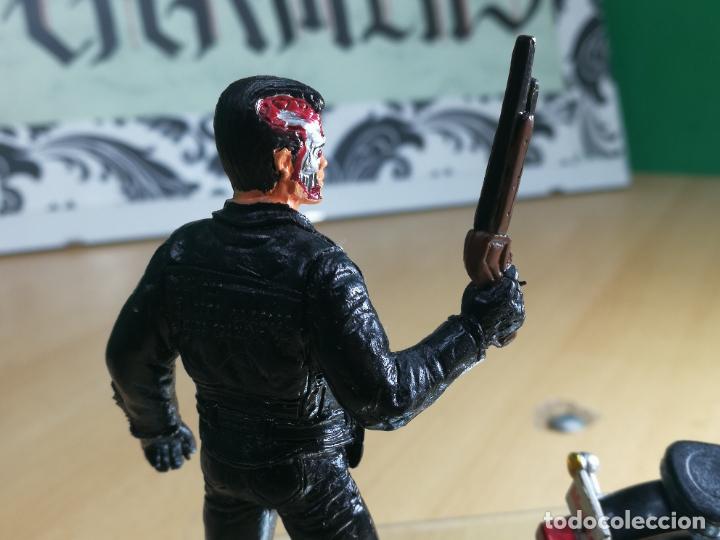 Motos a escala: TERMINATOR CON SU MOTOCICLETA HARLEY DAVIDSON FAT BOY - Foto 13
