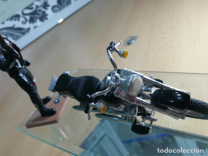 Motos a escala: TERMINATOR CON SU MOTOCICLETA HARLEY DAVIDSON FAT BOY - Foto 15
