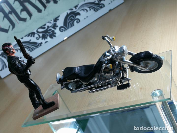 Motos a escala: TERMINATOR CON SU MOTOCICLETA HARLEY DAVIDSON FAT BOY - Foto 16