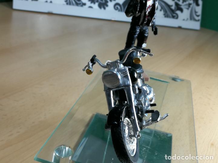 Motos a escala: TERMINATOR CON SU MOTOCICLETA HARLEY DAVIDSON FAT BOY - Foto 17