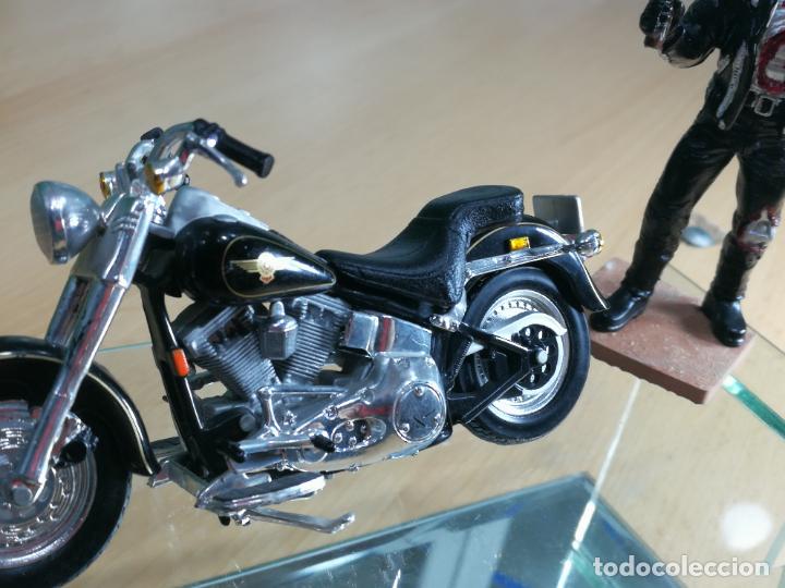 Motos a escala: TERMINATOR CON SU MOTOCICLETA HARLEY DAVIDSON FAT BOY - Foto 21