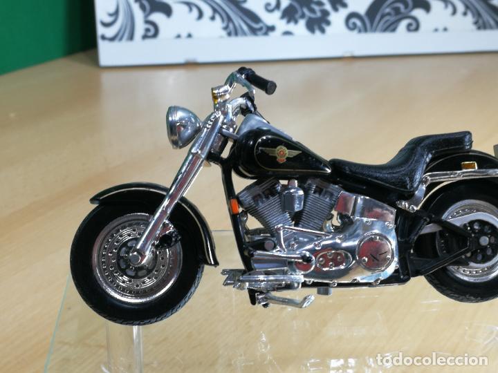 Motos a escala: TERMINATOR CON SU MOTOCICLETA HARLEY DAVIDSON FAT BOY - Foto 25