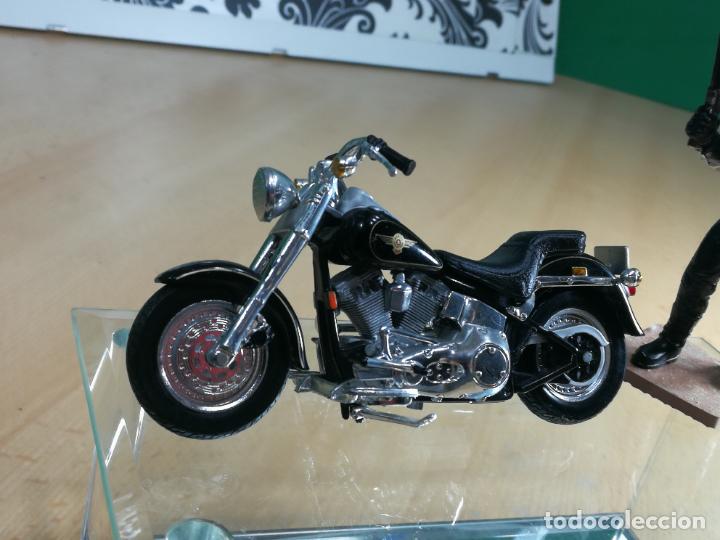 Motos a escala: TERMINATOR CON SU MOTOCICLETA HARLEY DAVIDSON FAT BOY - Foto 28