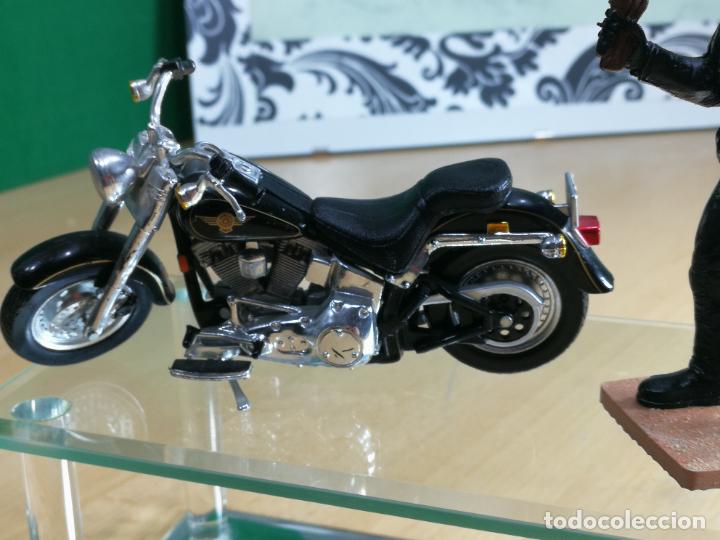 Motos a escala: TERMINATOR CON SU MOTOCICLETA HARLEY DAVIDSON FAT BOY - Foto 37