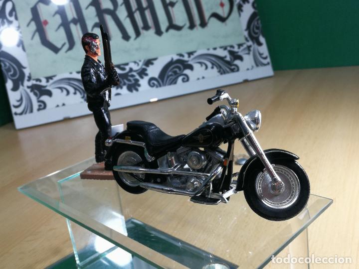 Motos a escala: TERMINATOR CON SU MOTOCICLETA HARLEY DAVIDSON FAT BOY - Foto 59