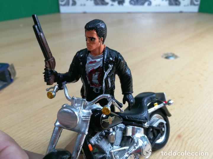 Motos a escala: TERMINATOR CON SU MOTOCICLETA HARLEY DAVIDSON FAT BOY - Foto 73