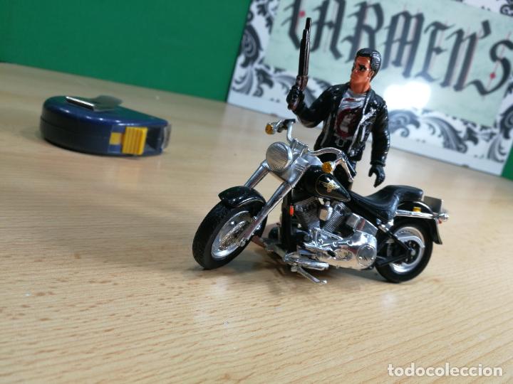 Motos a escala: TERMINATOR CON SU MOTOCICLETA HARLEY DAVIDSON FAT BOY - Foto 74